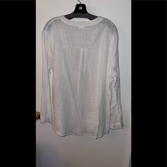 White 3/4th Sleeve Linen V Neck Top - Picture 2 of 3
